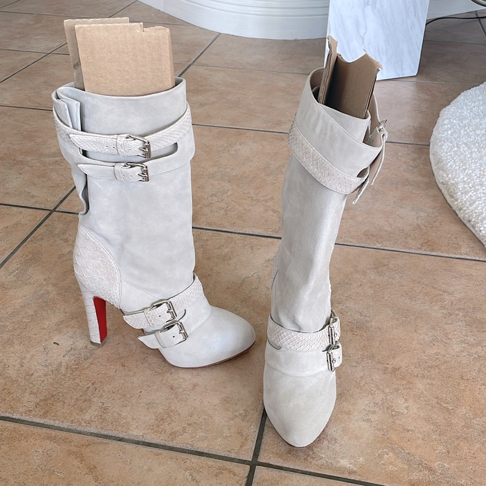 Louboutin light grey suede boots